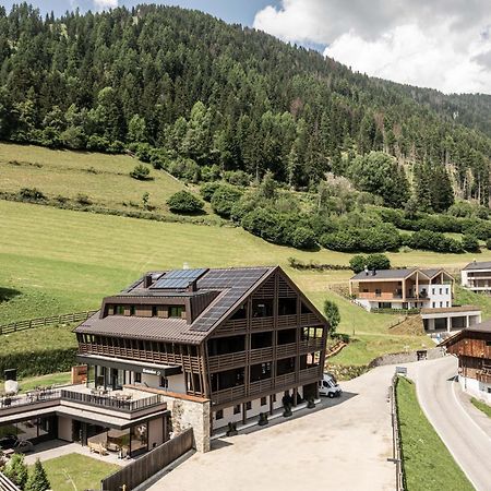 Hotel Rommisa ペルカ エクステリア 写真
