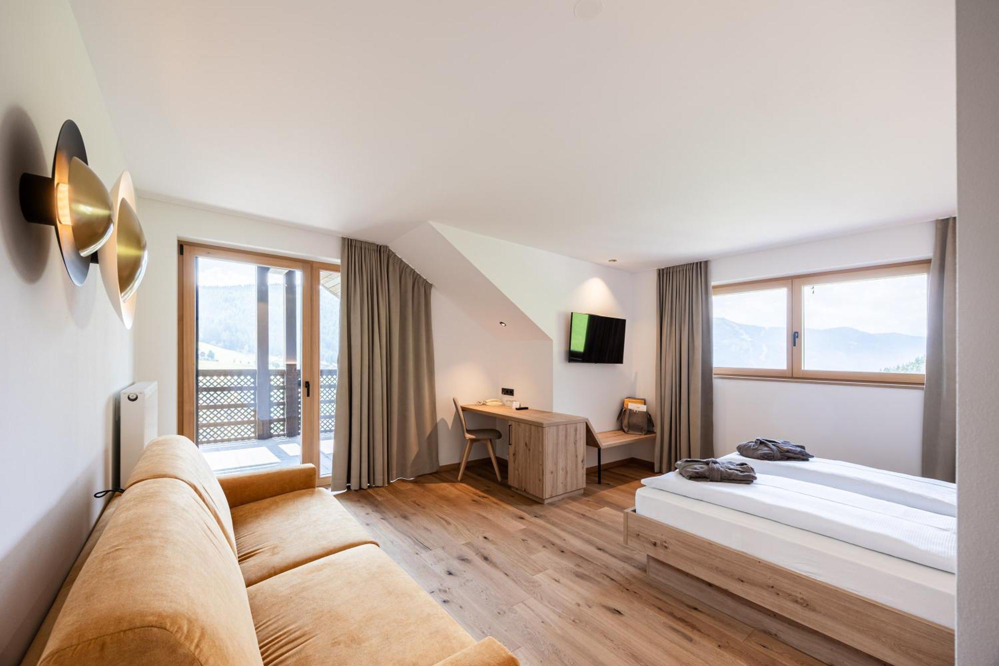 Hotel Rommisa ペルカ エクステリア 写真