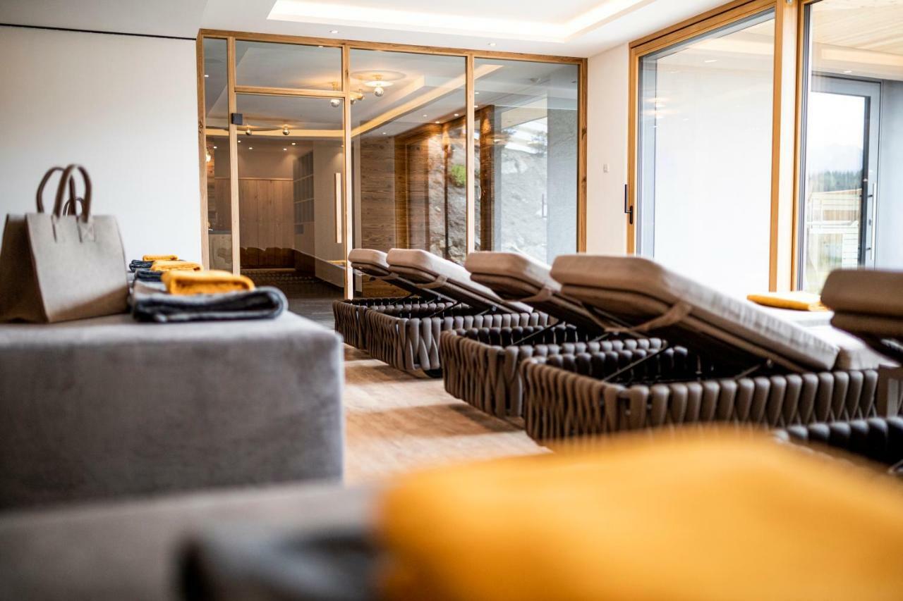 Hotel Rommisa ペルカ エクステリア 写真